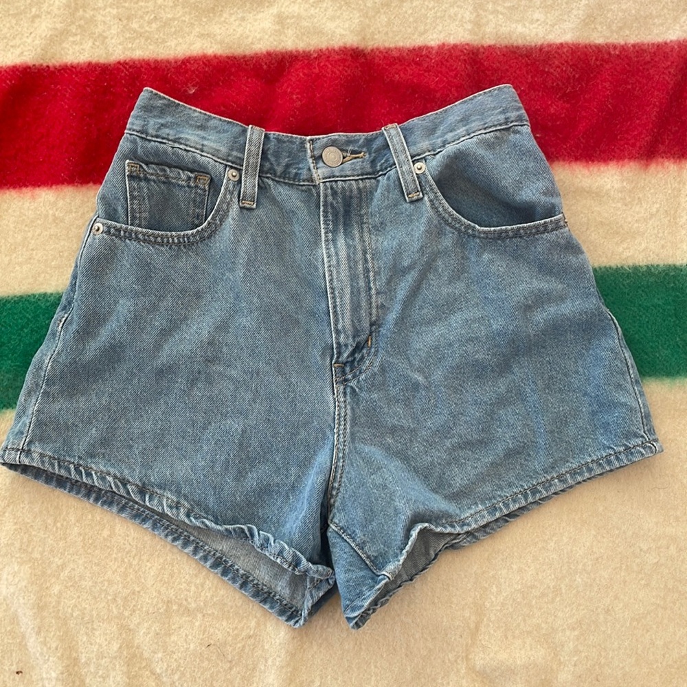 Levi’s Denim Shorts - high waisted mom shorts